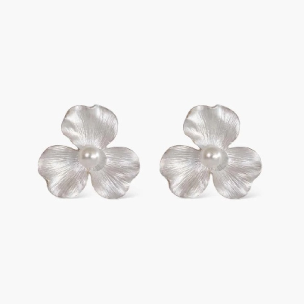 Brand New Delicate Pearl Floral Earrings